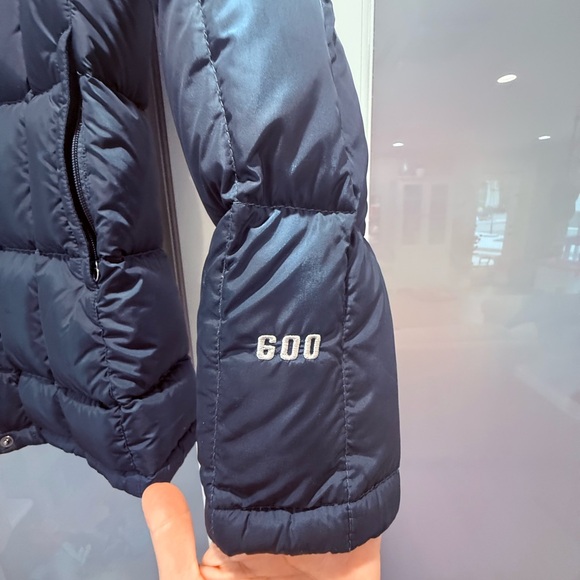 North Face 600 Down Puffer
Classic Cold Weather Fall/Winter
Cozy Navy Jacket - Picture 6 of 8